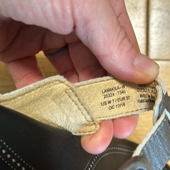 Olukai Hawaiian Sandals Size 7 - Picture 3 of 4